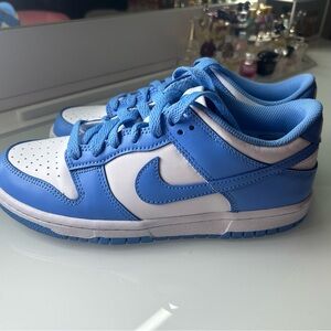 Women’s Nike Dunks size 7